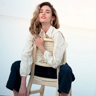 De la nueva colección de camisas. FW 2023

@remedios_woodley  para La Gata Loca