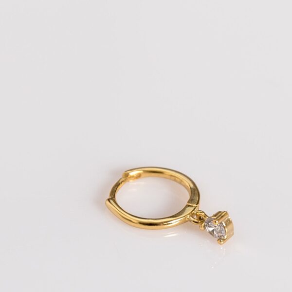 Pendiente piercing aro liso colgante circonita oro