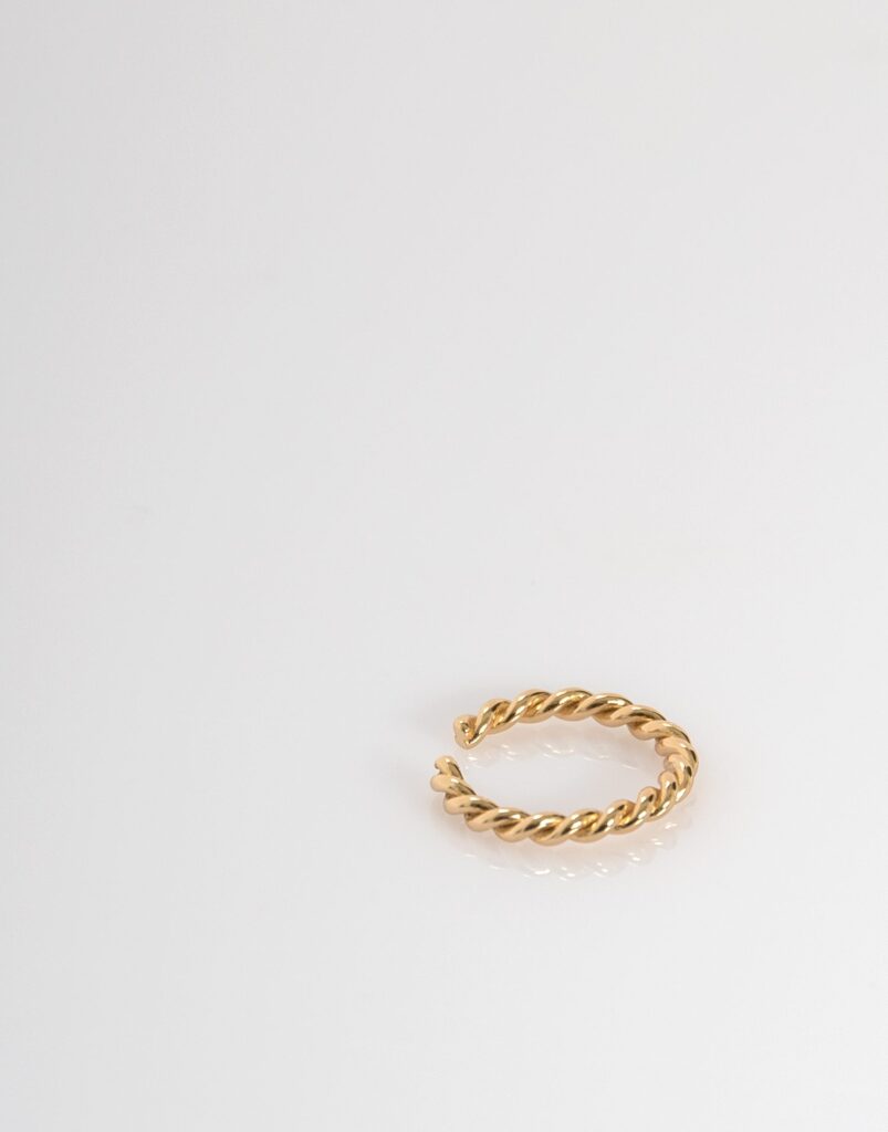 Pendiente earcuff aro cordón oro