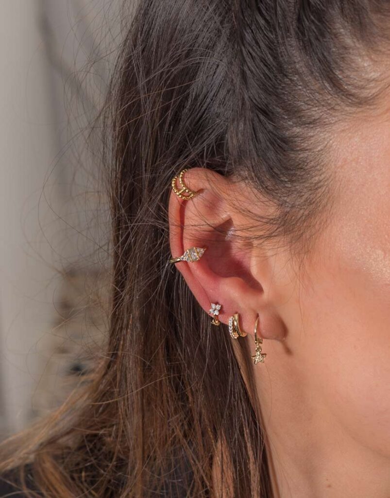 Pendiente earcuff doble bolitas