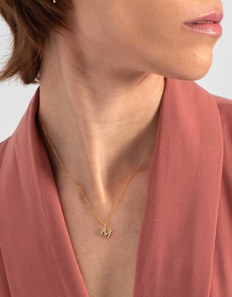 Collar inicial Your name