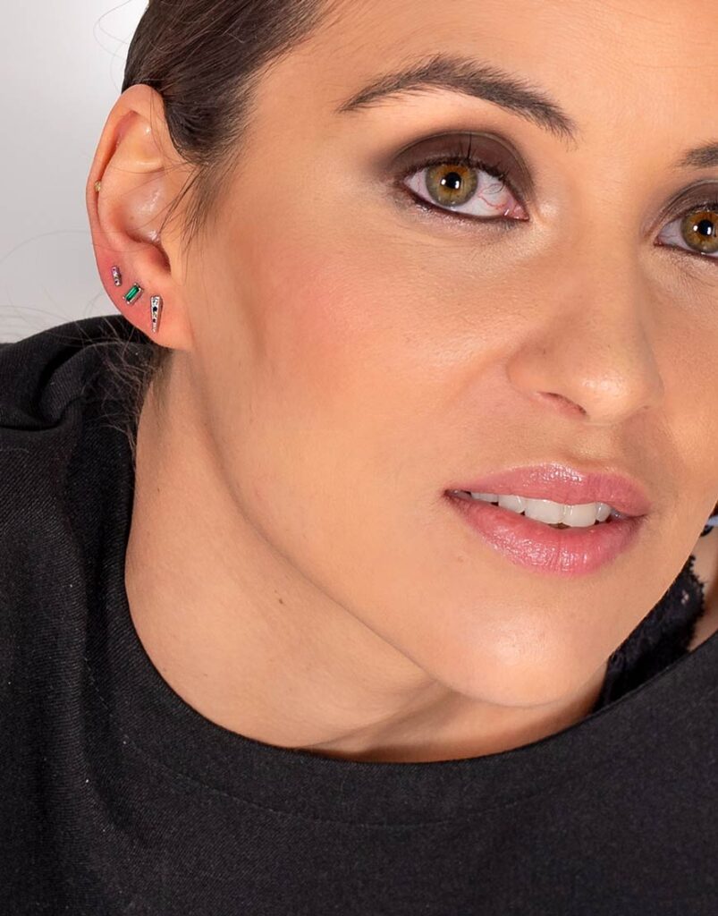 pendiente pincho circonitas color