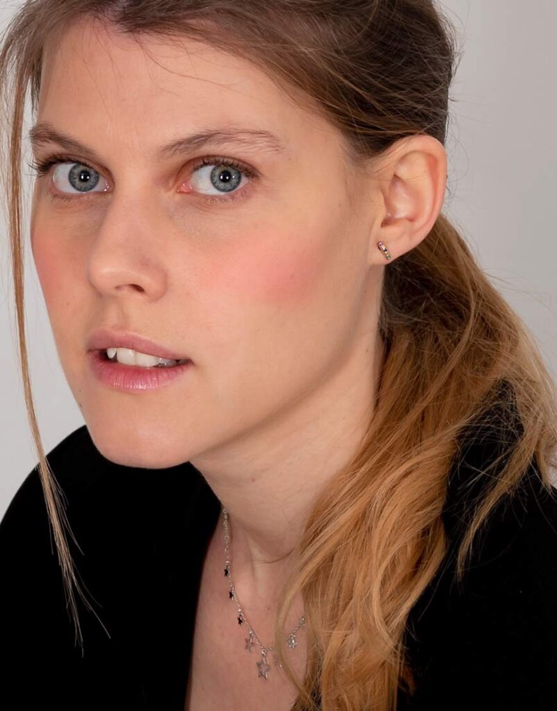 Pendiente Petite palo + arcoiris modelo