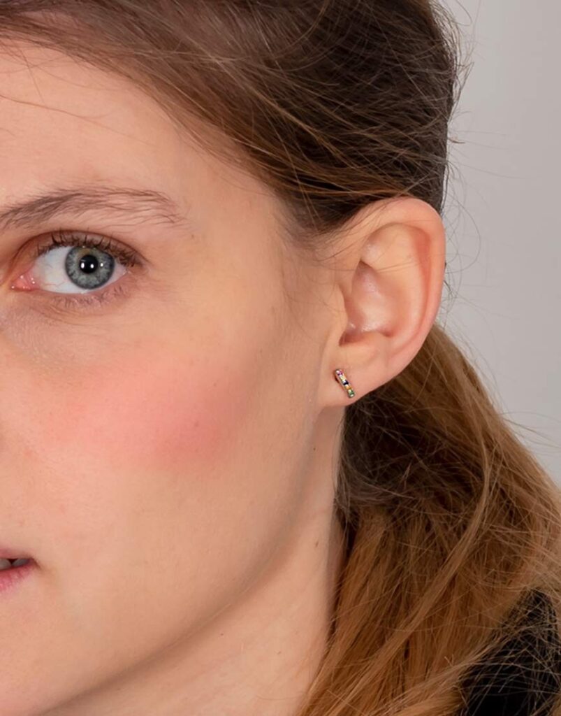 Pendiente Petite palo + arcoiris vista