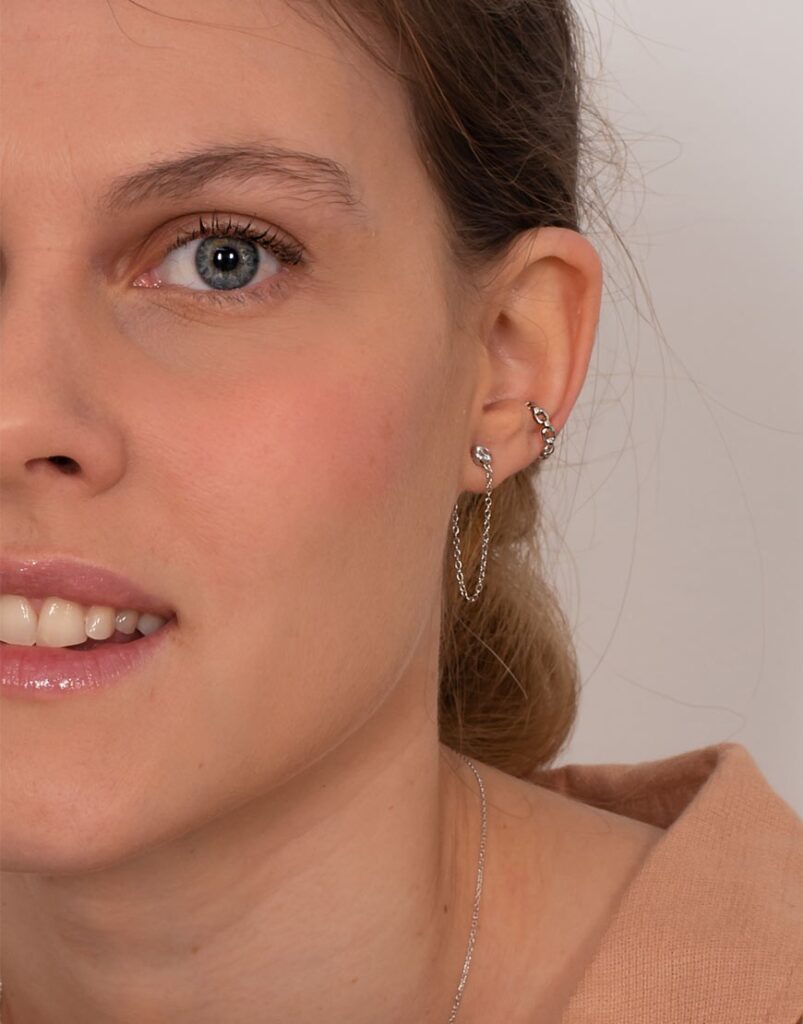 Pendiente Cadena circonita chatón detalle