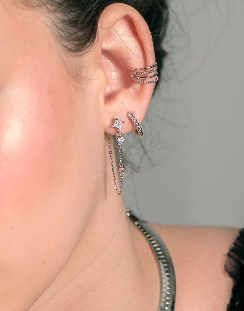 Pendiente de cadena cascada circonita blanca