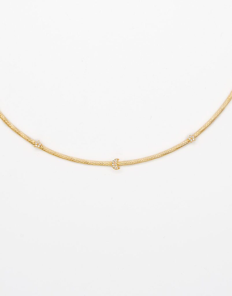 Collar rígido luna y estrellas detalle