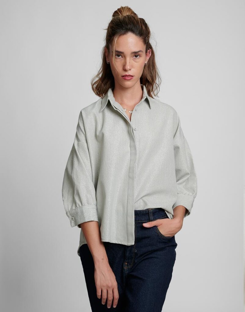 Camisa Vía Láctea frente modelo