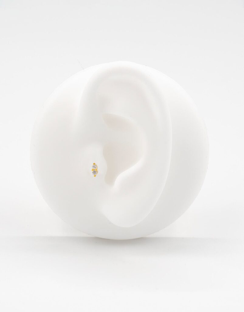 Piercing tragus sutil
