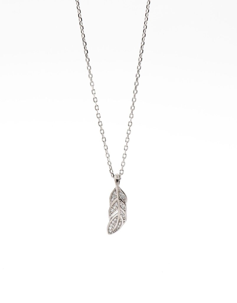 Collar Pluma plata