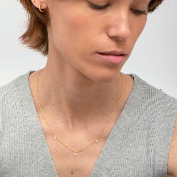 Collar tres circonitas