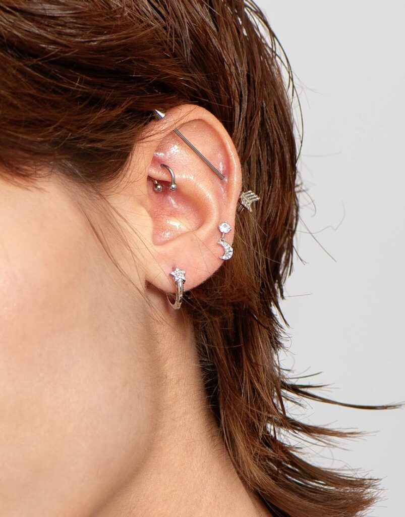 Piercing luna y diamante detalle