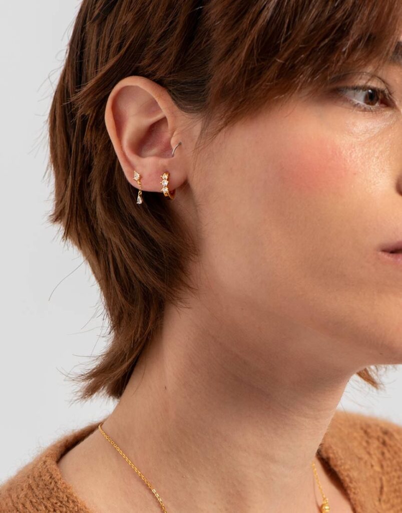 Piercing rombo colgante lágrima oro