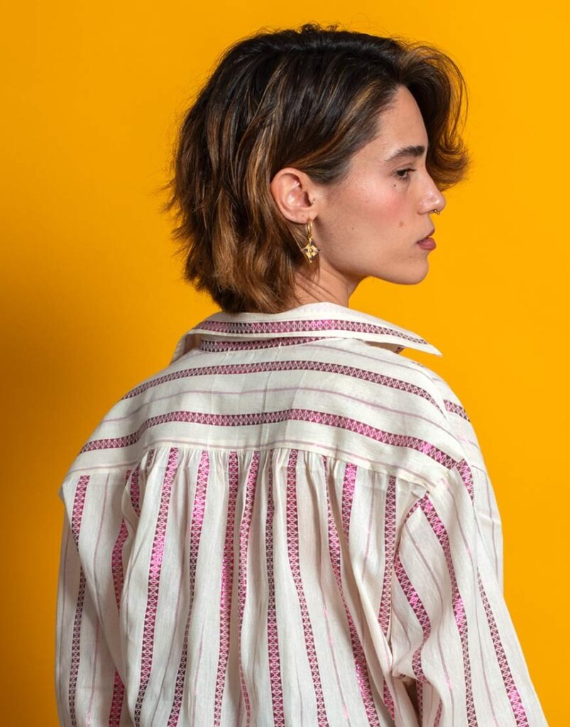 Camisa raya fucsia detalle espalda