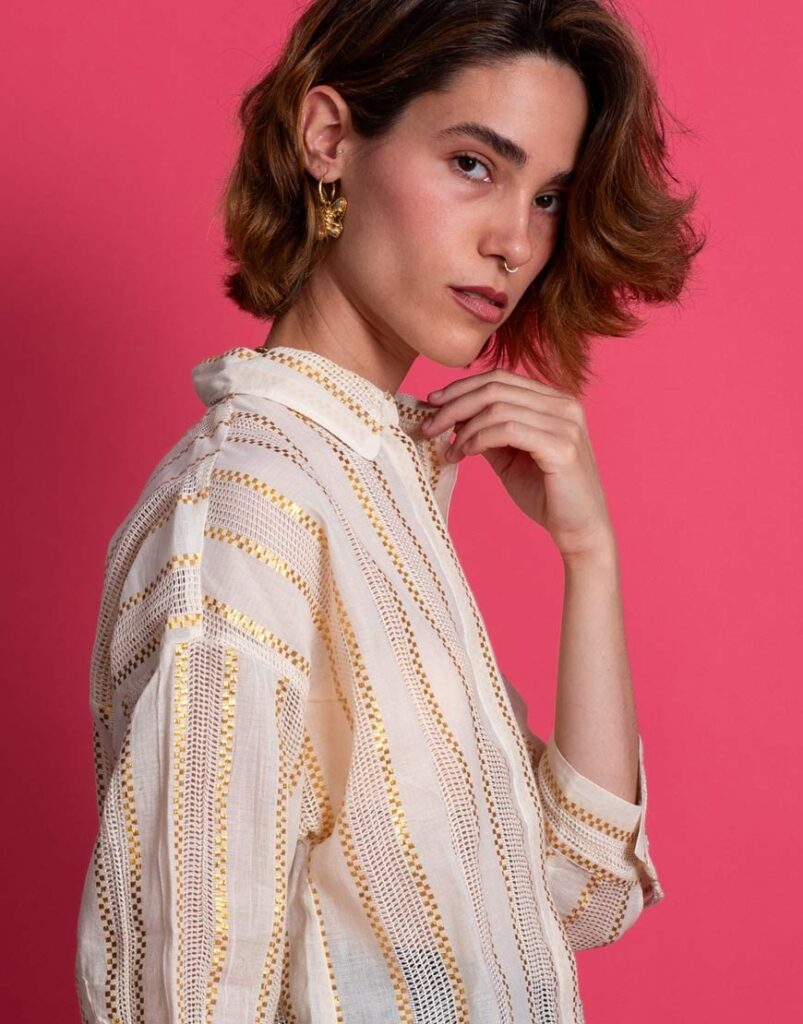 Camisa vainica oro detalle manga