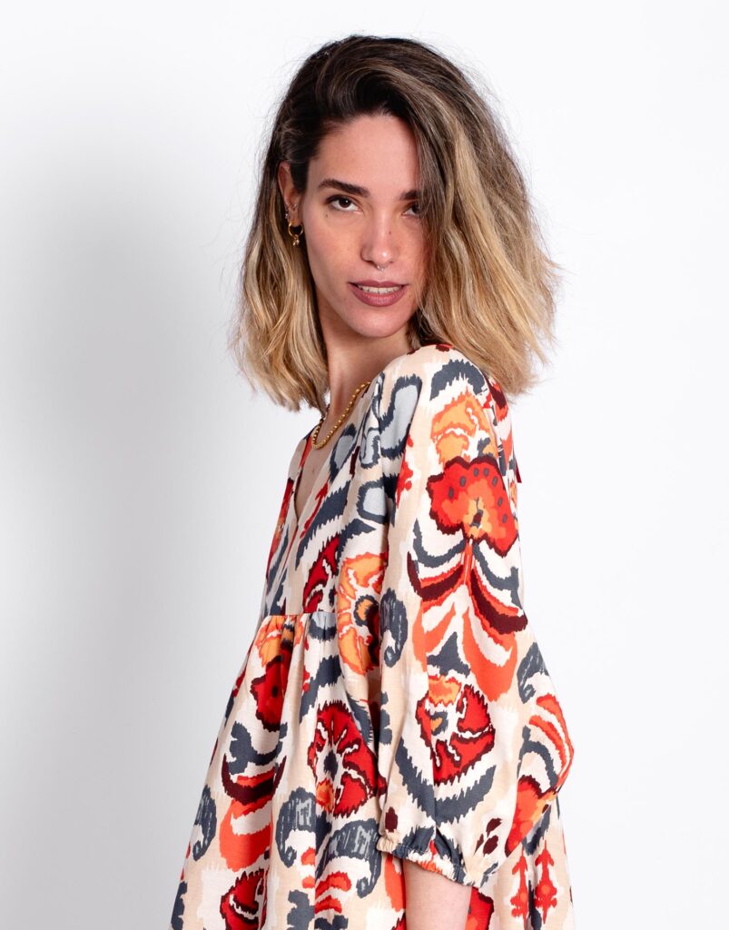 Vestido estampado étnico coral detalle lateral