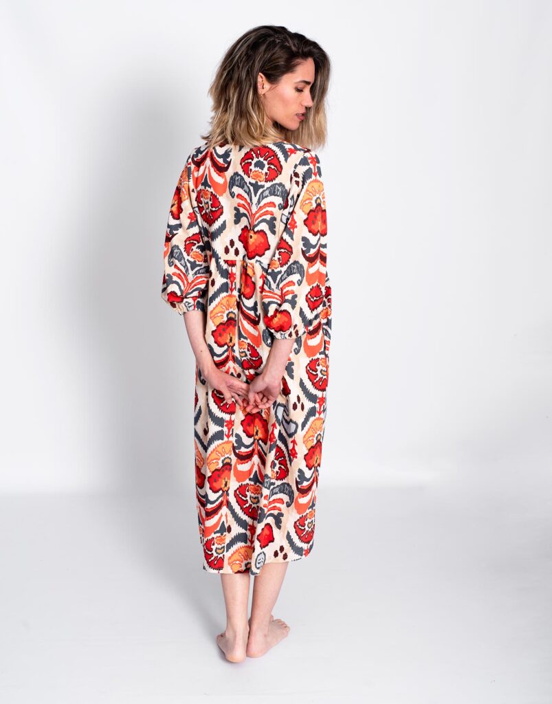 Vestido estampado étnico coral espalda