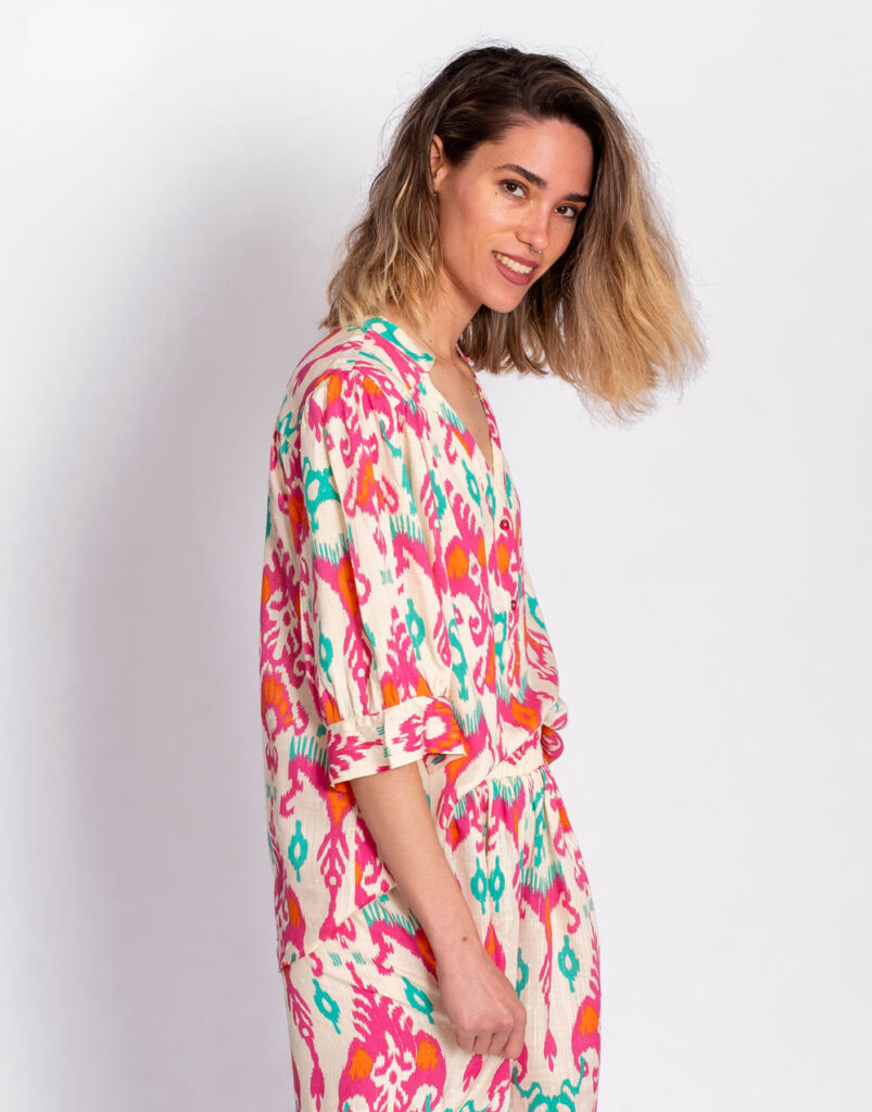 Blusa fluida estampada color lateral