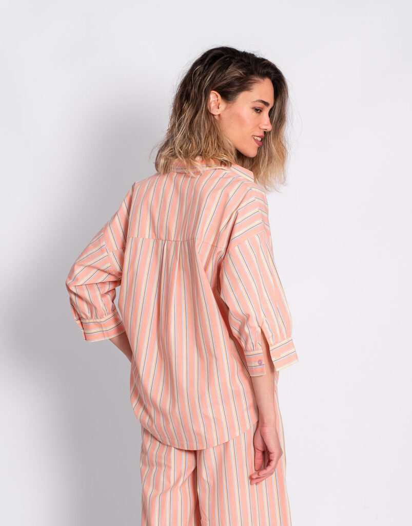Camisa rayas salmón espalda