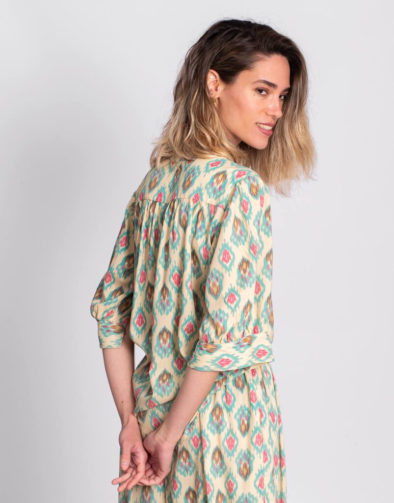 Blusa Estampada Étnica espalda