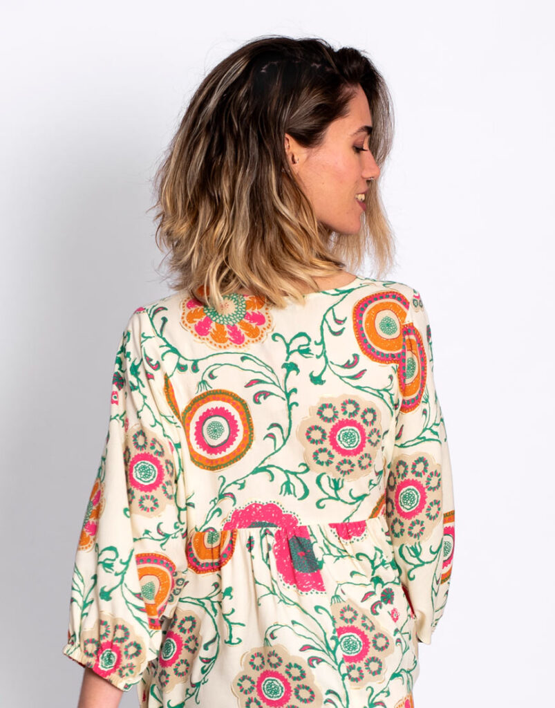 Vestido Fluido Estampado Flora detalle espalda