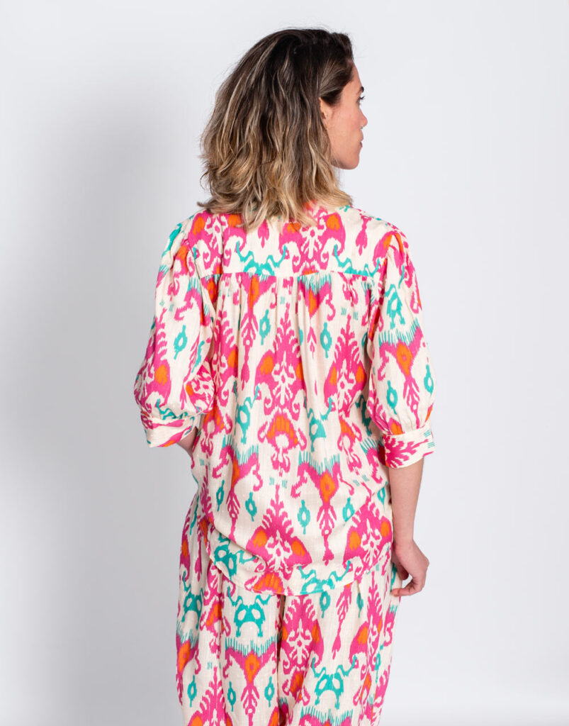 Blusa fluida estampada color espalda