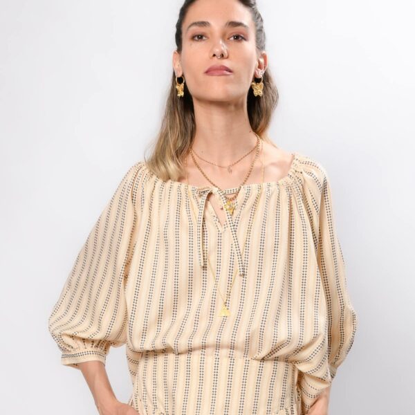 Blusa Flores Geométricas