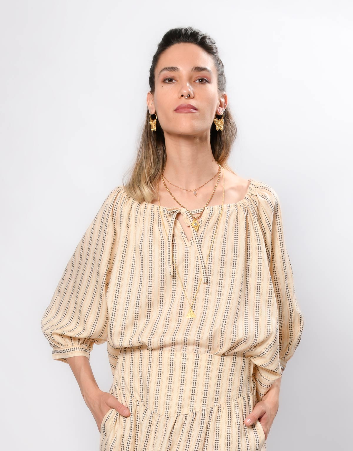 Blusa Flores Geométricas