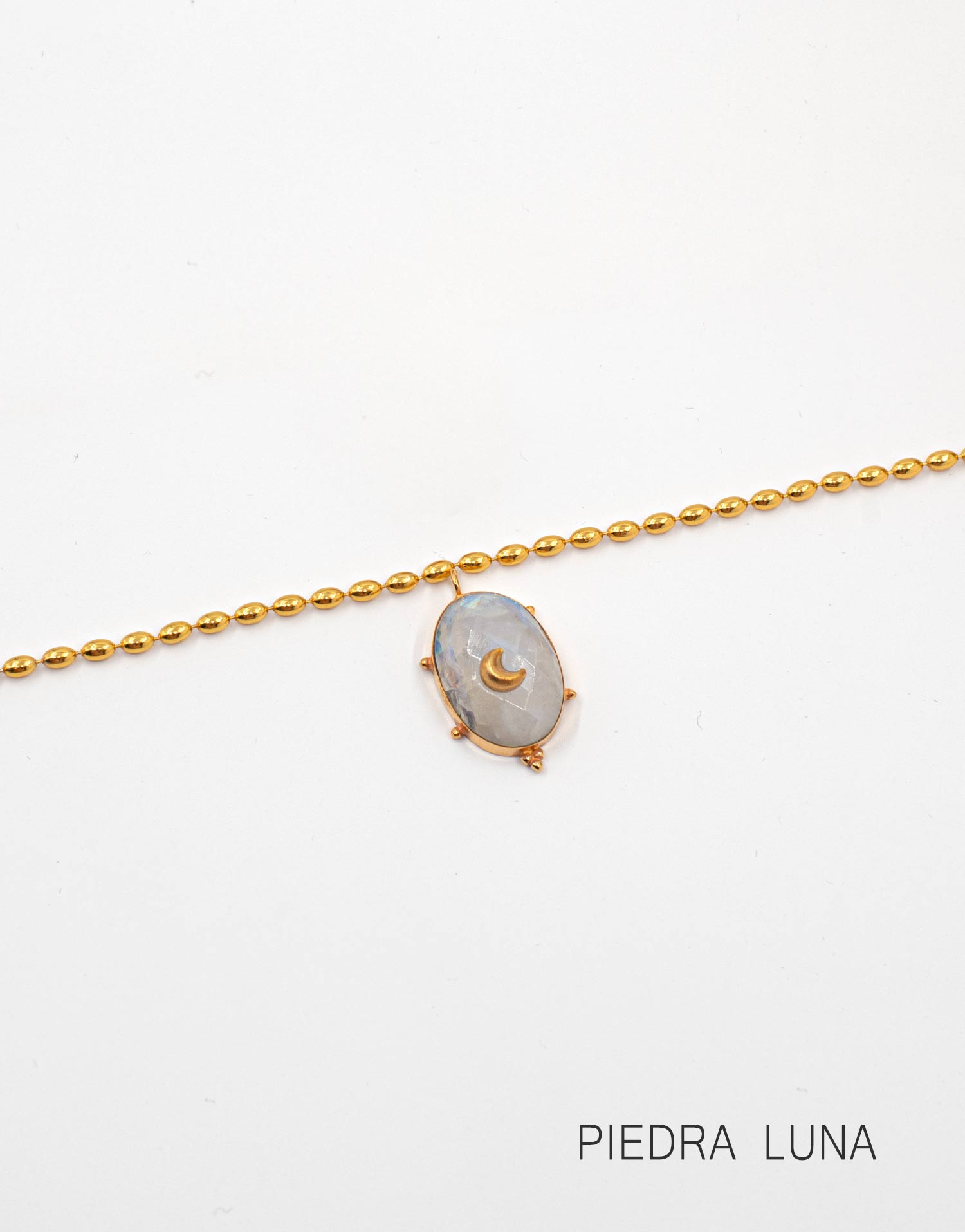 Collar de piedra natural con luna dorada - Imagen 4
